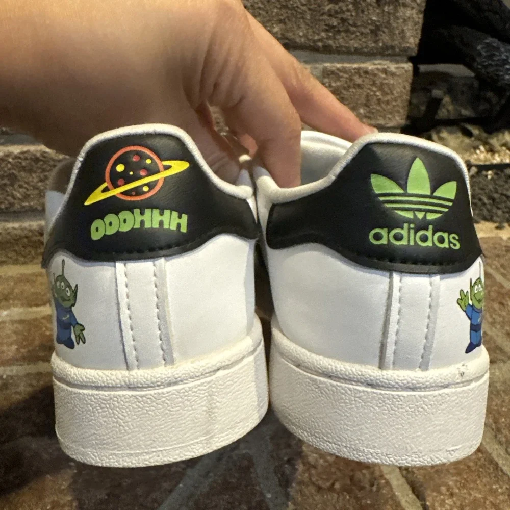 adidas Originals x Disney Superstar II Size 2 Toy Story Alien Kids Casual JI0091